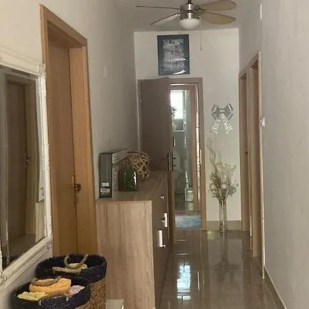 Apartmens Kapetan شقة